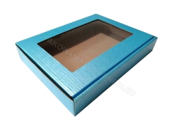 Pudełko z okienkiem 200x140x30 mm perłowe niebieskie