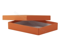 Pudełko 350x240x30 mm matowe pomarańczowe lekko otwarte widok z ukosa