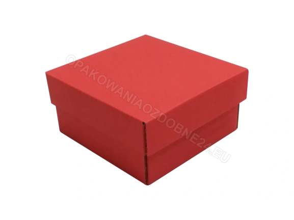 małe czerwone pudełko 8x8x4 cm
