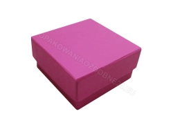 Pudełko 90x90x40 mm ręcznie oklejone różowe zamknięte