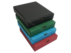 Pudełko kaszerowane 150x130x30 mm czarne matowe składane widok na kilka pudełek w różnym kolorze