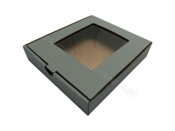 Pudełko z okienkiem 150x130x30 mm popielate