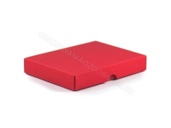 Pudełko 120x90x20 mm z wkładką na voucher gładkie czerwone zamknięte widok z ukosa