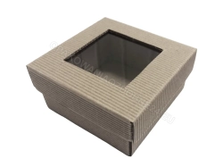 Pudełko z okienkiem 80x80x40 mm z otwartą falą kraft - zamknięte - widok 3/4
