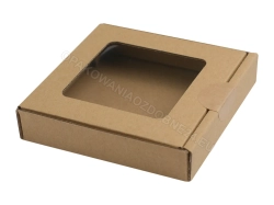 Pudełko z okienkiem 15x15x3 cm