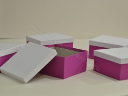 Pudełko ozdobne 200x200x100 mm różowe białe kilka pudełek widok z oddali