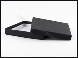 Pudełko 150x130x20 mm na płyty cd lub dvd lekko otwarte czarne