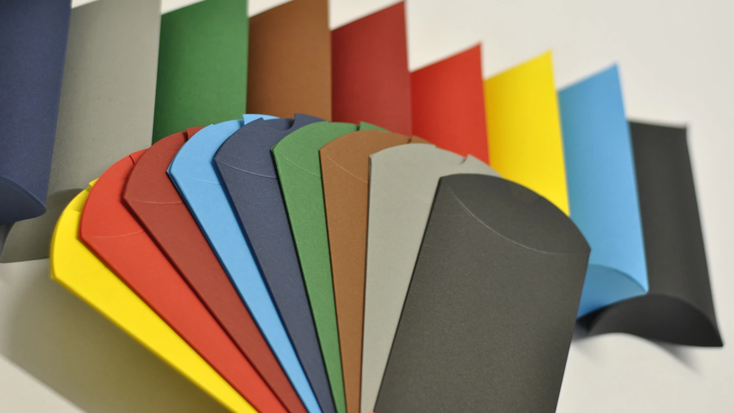 pudełka pillow box – różne kolory i rozmiary