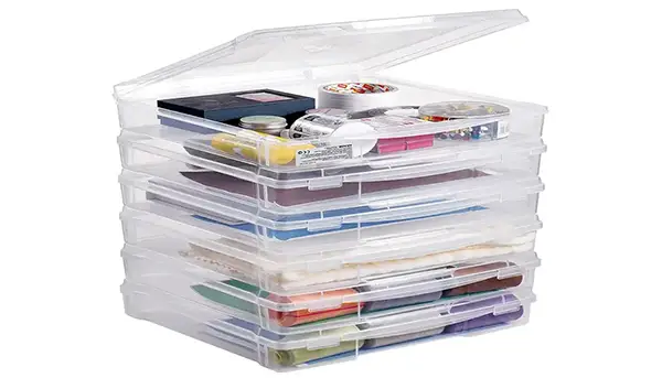 Organizery i pudełka do przechowywania materiałów scrapbookingowych